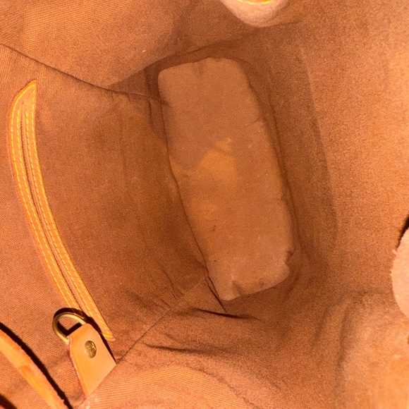 Louis Vuitton Montsouris Mm - Picture 11 of 16